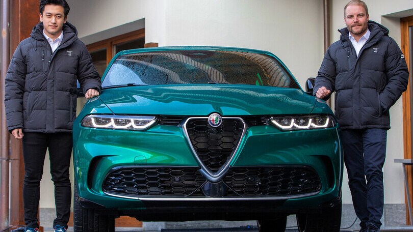Alfa Romeo Tonale con Valtteri Bottas e Guanyu Zhou