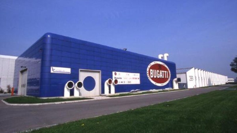 Bugatti, chiude la “Fabbrica Blu”: smantellato lo storico stabilimento modenese