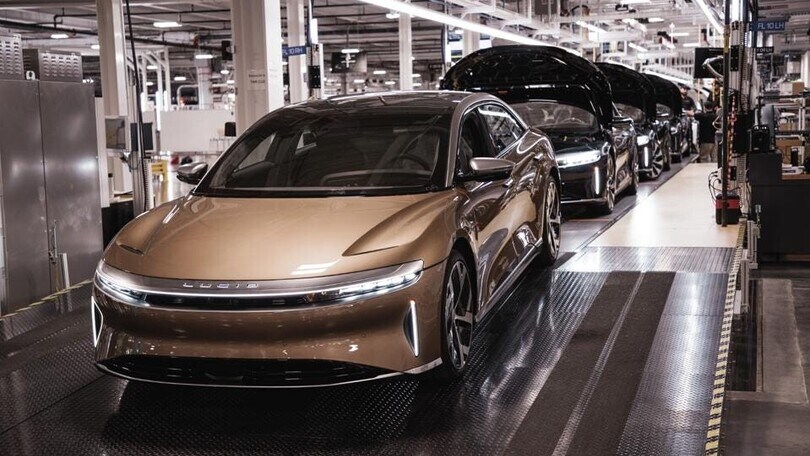 Lucid Air, produzione tagliata per problemi di approvvigionamento