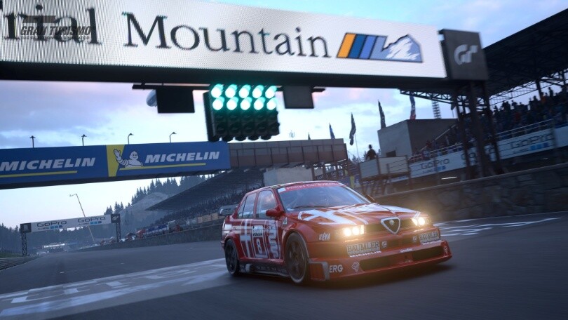 Gran Turismo 7, il video d'apertura ripercorre la storia dell'automobilismo