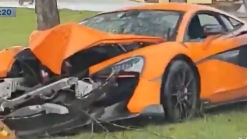 Il calciatore Paulinho distrugge una McLaren da 600mila euro