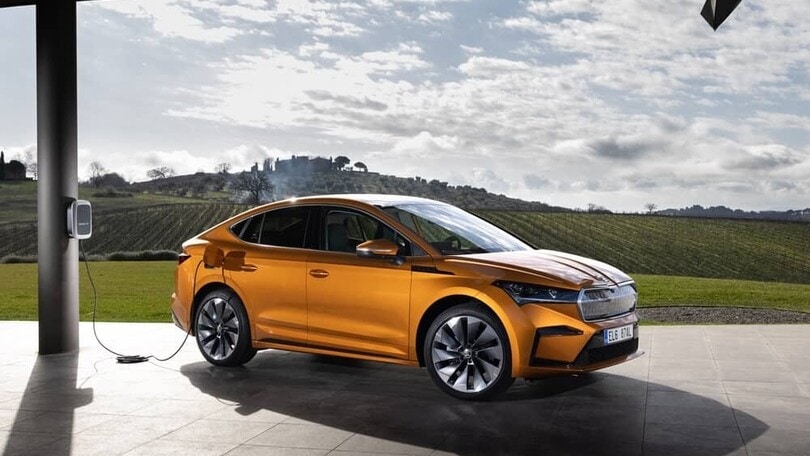 Skoda Enyaq Coupé iV su strada