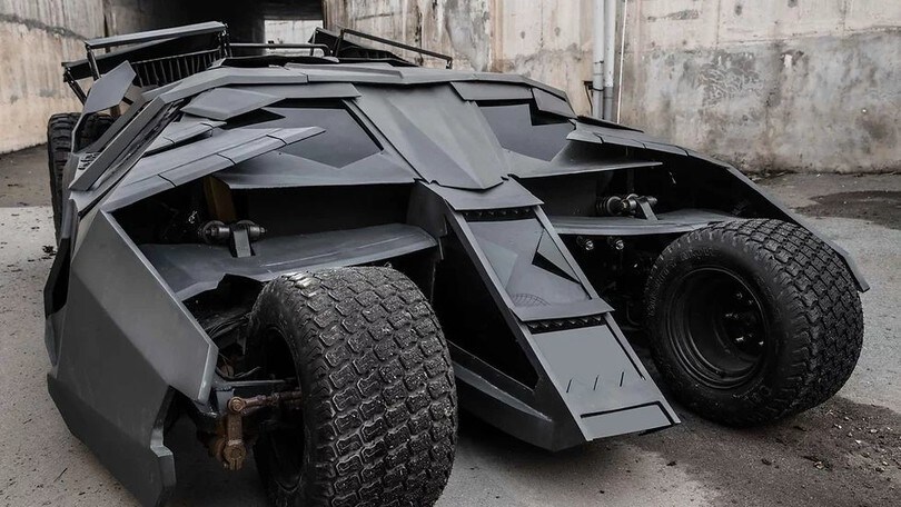 Anche la Batmobile diventa elettrica