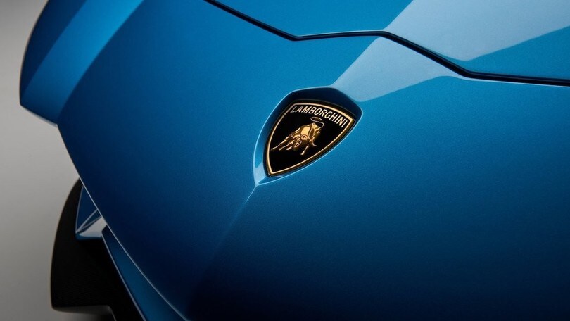 Lamborghini Aventador ibrida, a Nardò la V12 elettrificata