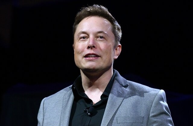 Musk sfida Putin: "Combatti con me a mani nude, in palio l'Ucraina"
