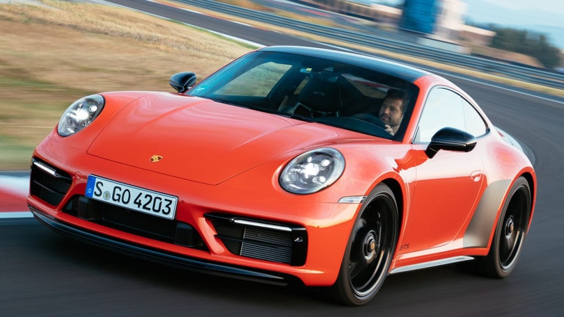 Porsche 911 Carrera 4 GTS, la prova