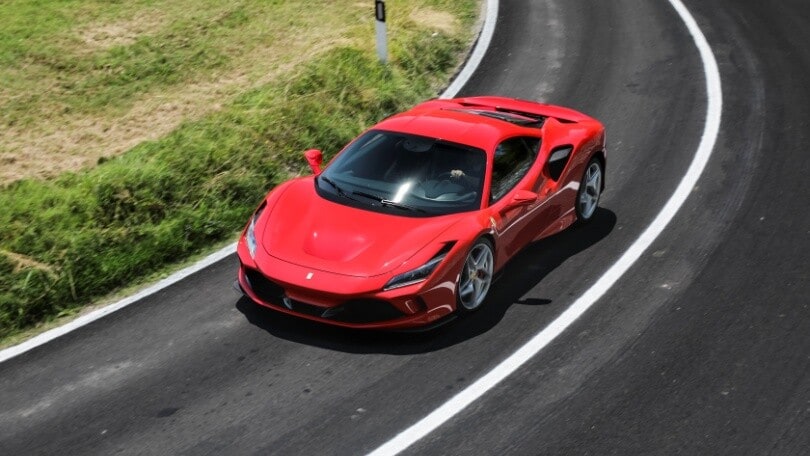 Ferrari, stop agli ordini per F8 Tributo e Spider