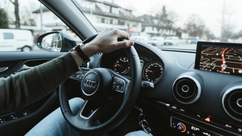 Auto con targa estera: dal 21 marzo dovranno essere iscritte al Reve