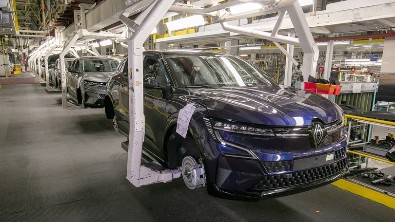 Renault ElectriCity a Douai, ecco la fabbrica della Mègane E-Tech Electric
