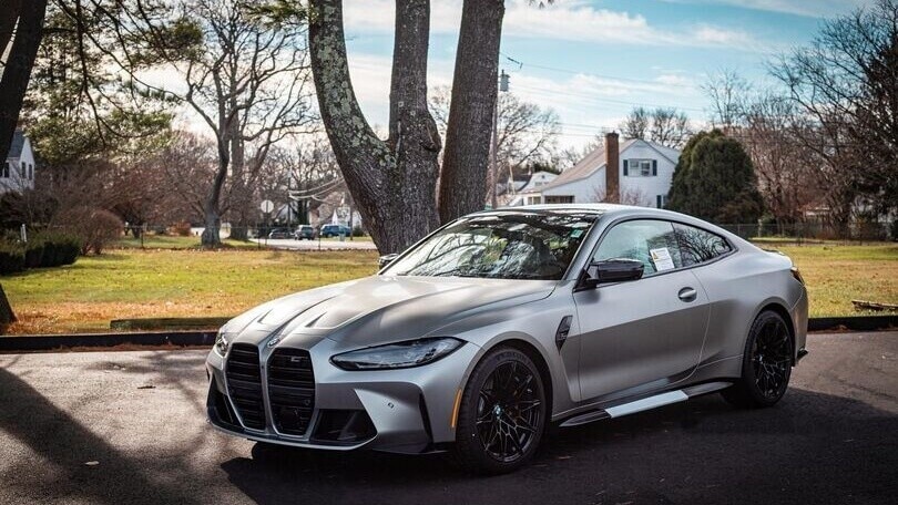 BMW M4, servono più di 100mila euro per la versione KITH