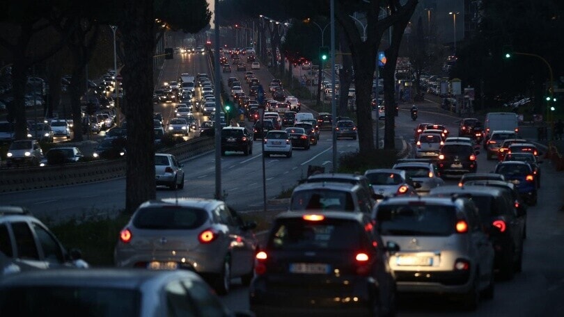 Le auto italiane sono sempre più vecchie: l'età media è impressionante