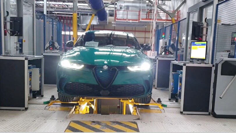 Alfa Romeo Tonale, la linea di montaggio a Pomigliano d'Arco