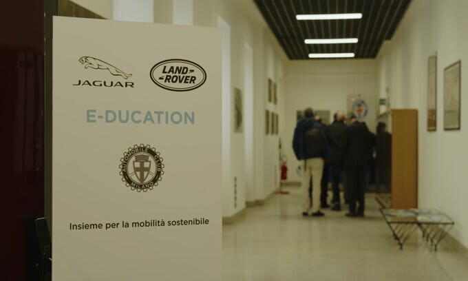 Jaguar Land Rover Italia, il progetto E-Ducation