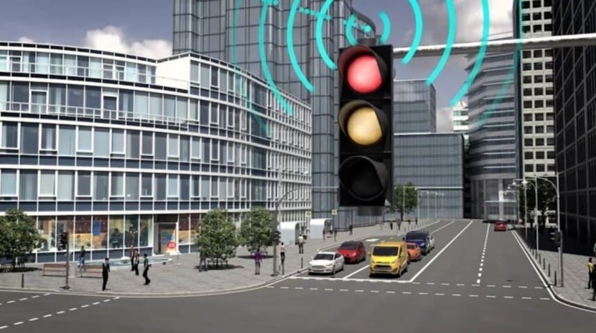Ford testa i semafori smart per il passaggio dei mezzi di emergenza