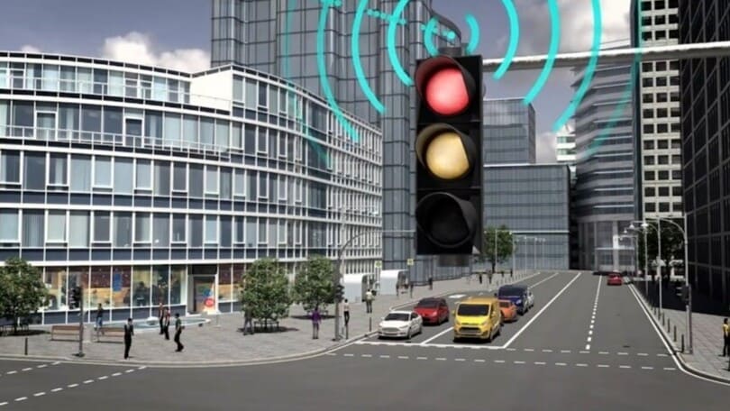 Ford testa i semafori smart per il passaggio dei mezzi di emergenza