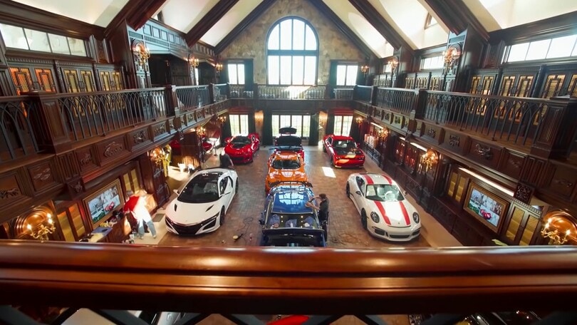 Non indovinerete mai qual è la collezione di auto più ricca al mondo