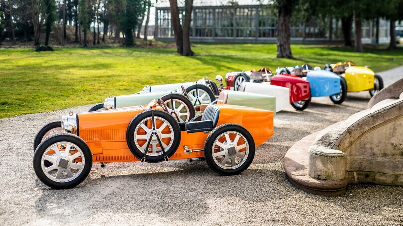 Bugatti, le 8 auto acquistate da un cliente a Molsheim