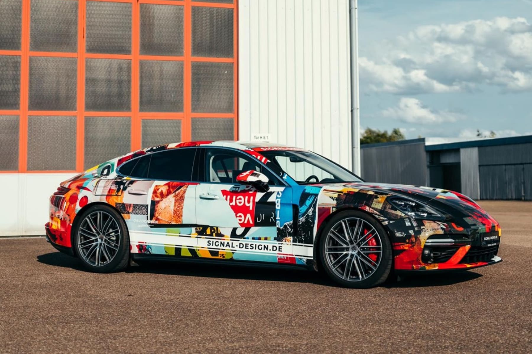 Porsche Panamera diventa un'opera d'arte con Signal Design