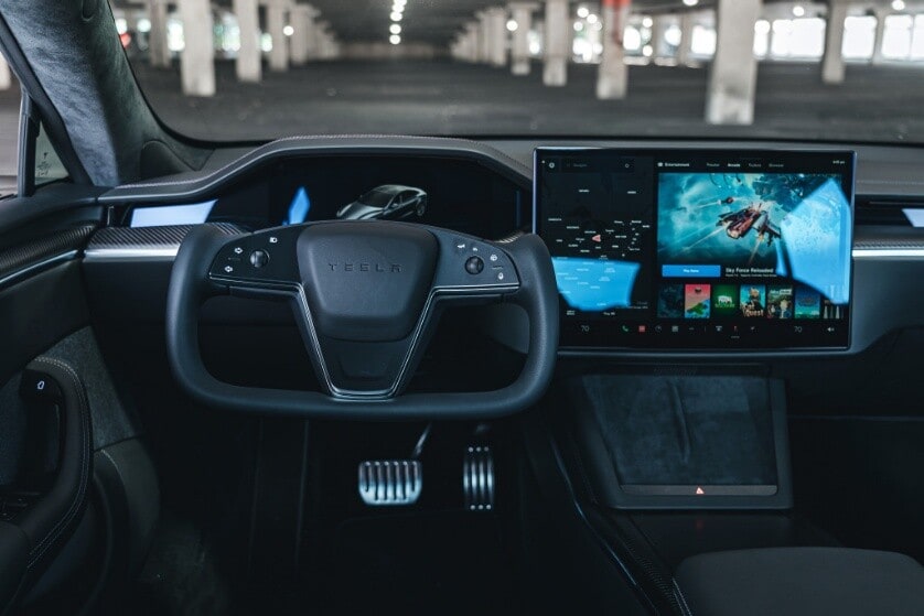 Si può guardare la TV mentre si è in un'auto a guida autonoma?