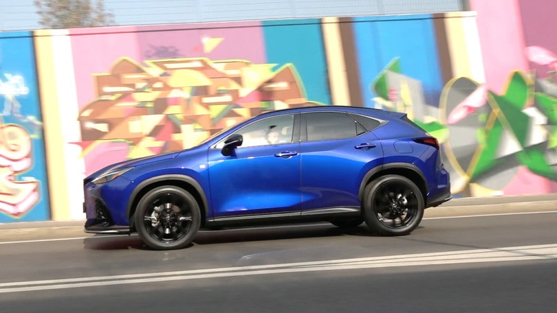 Lexus NX 450+, il test su strada