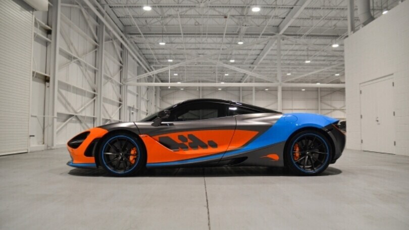 McLaren 720S si mette la livrea della storica squadra corse per il GP Miami