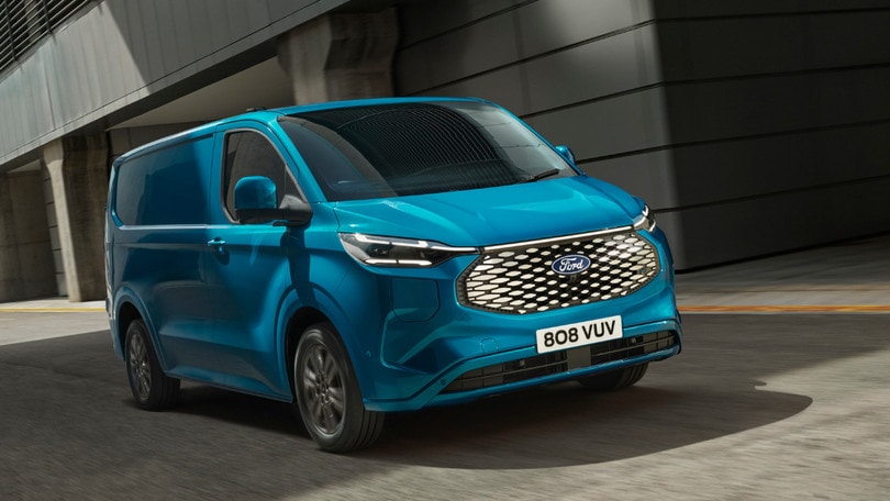 Ford E-Transit Custom, il van elettrico con Ford Pro e 380 km di autonomia
