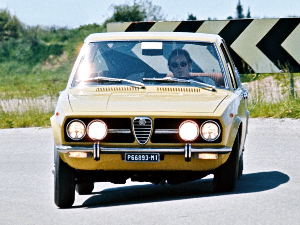 Alfetta, mezzo secolo per una delle berlina più amate di Alfa Romeo