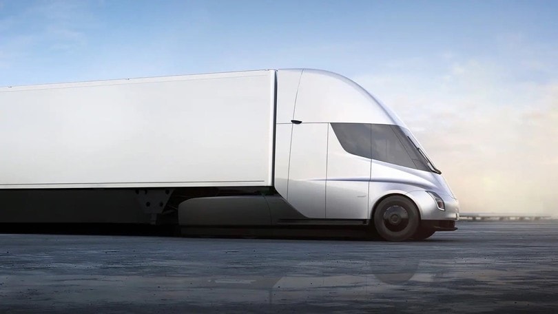 Tesla Semi, aperti gli ordini per il camion elettrico di Elon Musk
