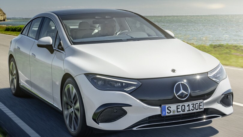 Mercedes EQE, la prova su strada