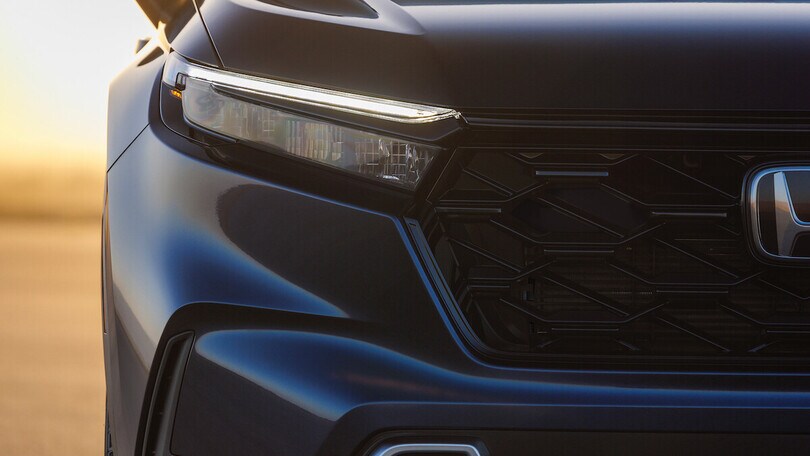 Nuova Honda CR-V, l'ibrido mostra il design