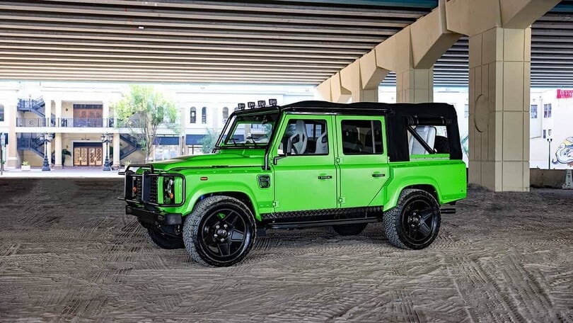 ECD Automotive Design Project Naw, un Defender verde Lamborghini