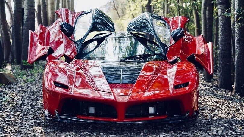 Vi piace questa Ferrari LaFerrari? In realtà è un'Audi R8!