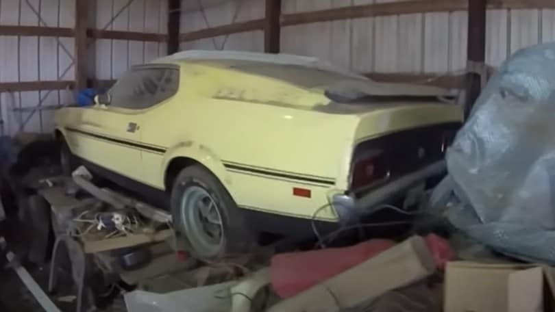 Ford Mustang, una "bestia" da 335 cv ritrovata in un fienile