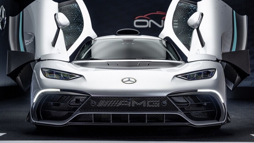 Mercedes-AMG One, l'hypercar con tecnologia F1