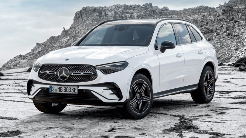 Nuova Mercedes GLC, elettrificata e tutta digitale