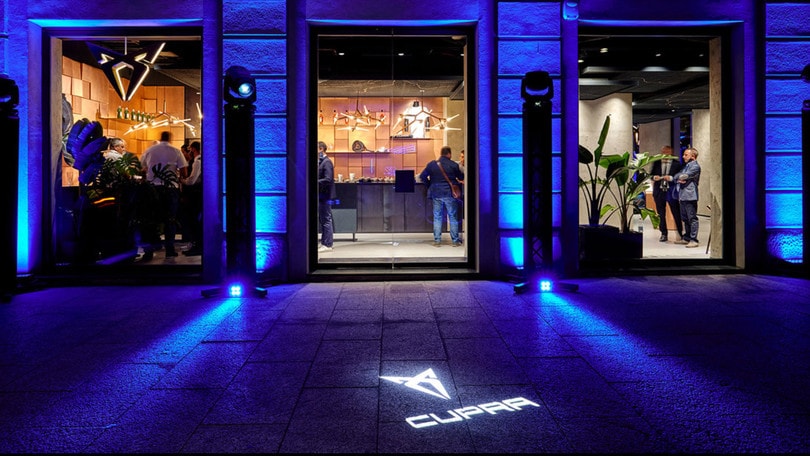 Salone del Mobile di Milano, Cupra tra MotoGP e Moto2 con la Mooney VR46 Racing Team