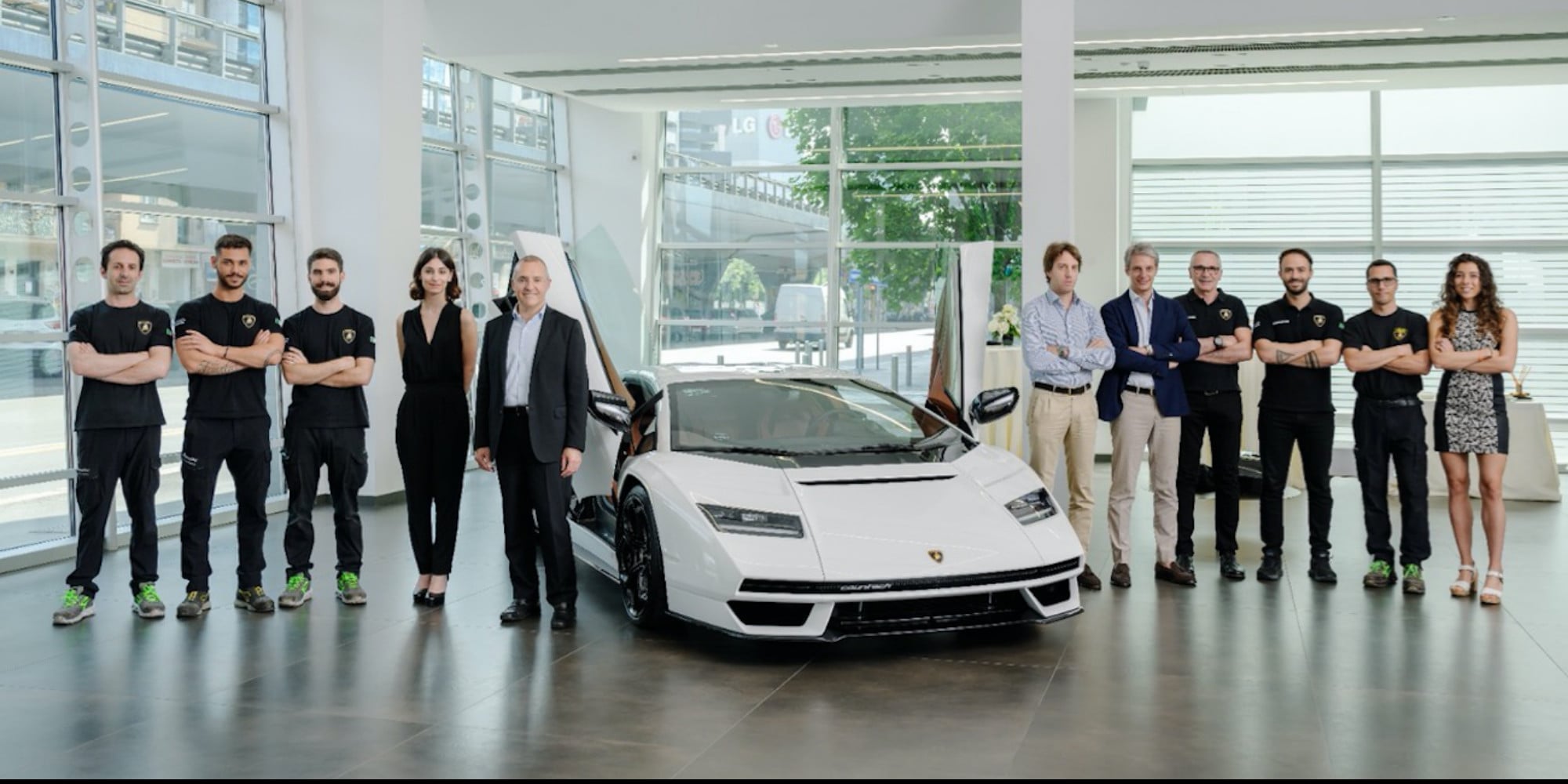 Lamborghini Countach, consegnato a Milano uno dei 112 esemplari
