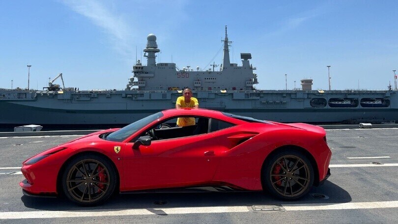 Ferrari e Marina Militare per un evento di solidarietà: c’è anche la F8 Tributo