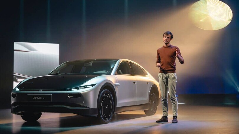 Lightyear 0, l'auto a pannelli solari è pronta per il mercato