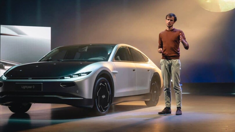Lightyear 0, arriva l'auto a pannelli solari, ma quanto costa!