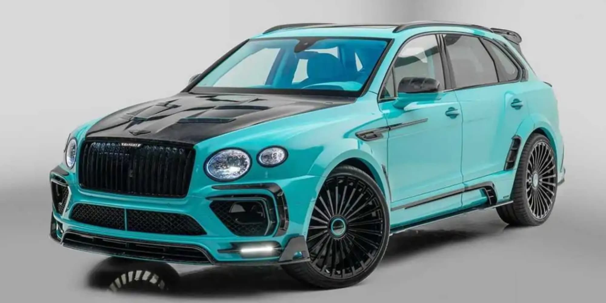 Bentley Bentayga, Mansory ci mette le mani e spunta in turchese