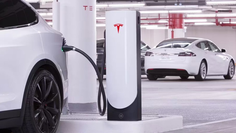 Tesla Supercharger, in Europa le ricariche diventano aperte a tutti
