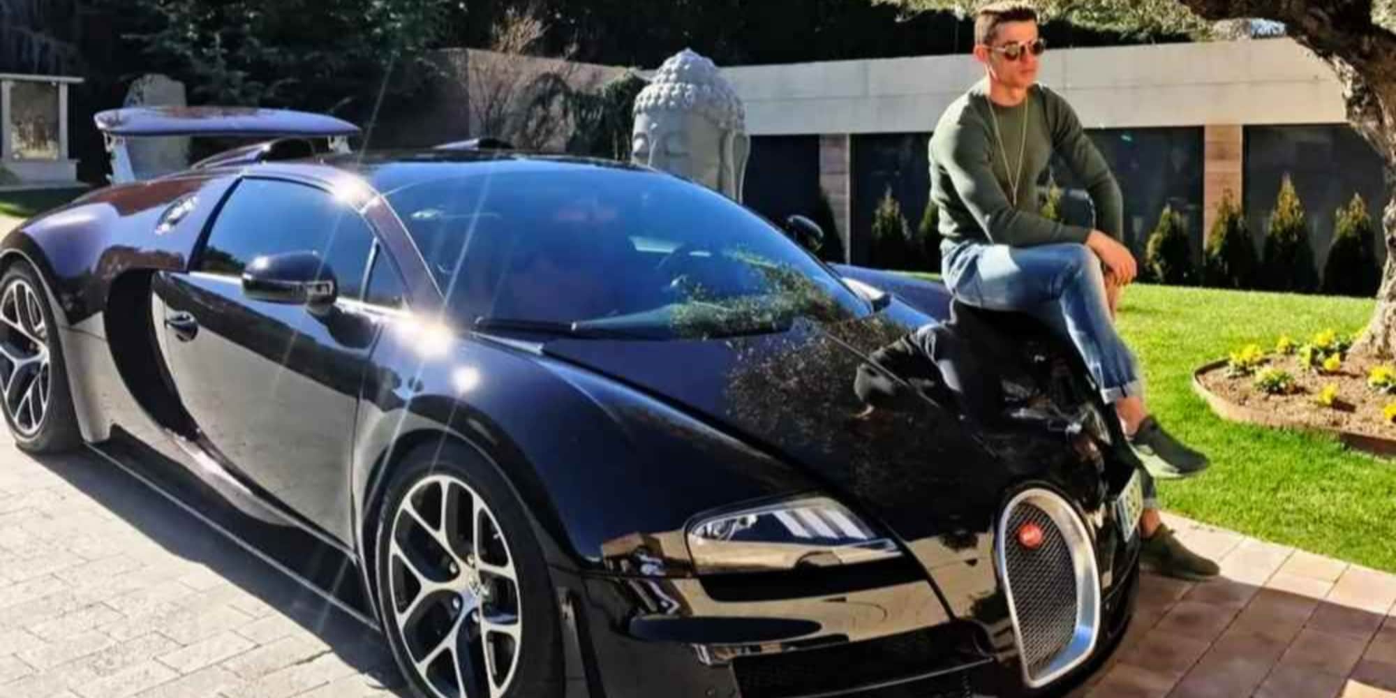 Cristiano Ronaldo, distrutta misteriosamente la sua Bugatti da 2 milioni di euro