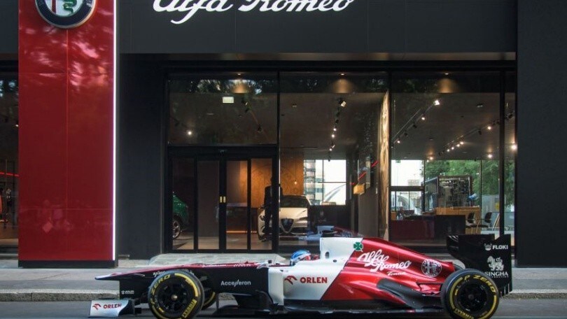 Alfa Romeo festeggia il 112 anniversario con la F1 a Milano
