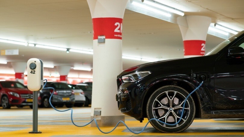 Stop auto a benzina: l’Italia chiede la proroga al 2040