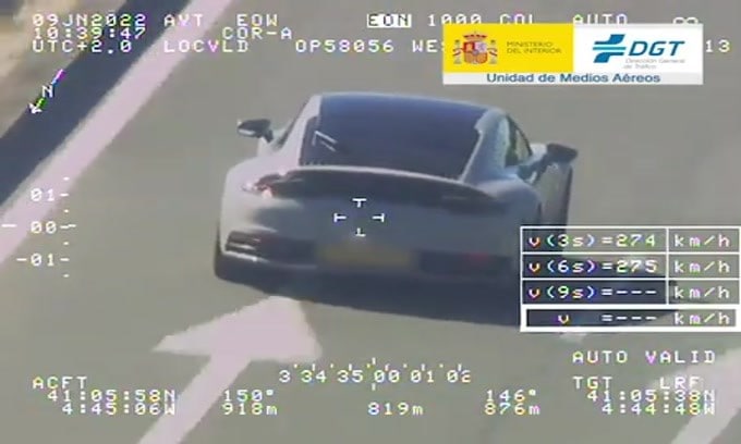 Porsche in fuga, l'incredibile inseguimento sul filo dei 300 km/h