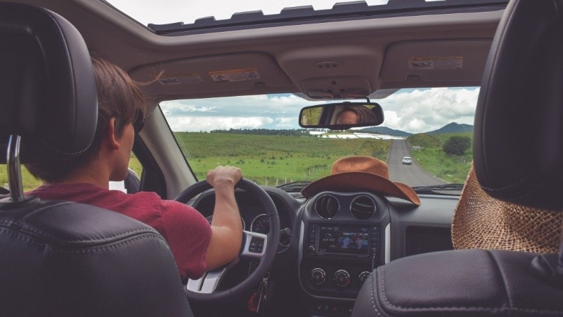Vacanze in auto per l’estate: 5 consigli per viaggiare in famiglia