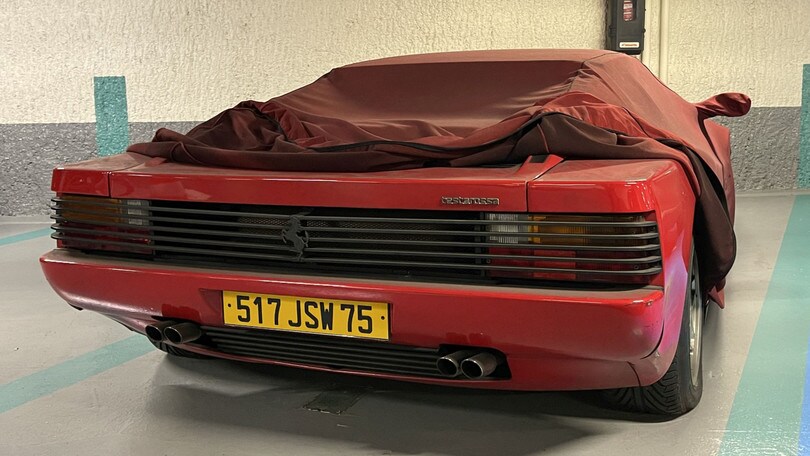 Ferrari Testarossa, all'asta quella dimenticata per 20 anni