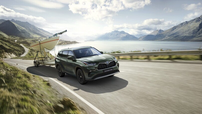 Toyota Highlander 2023, le novità del grande Suv ibrido