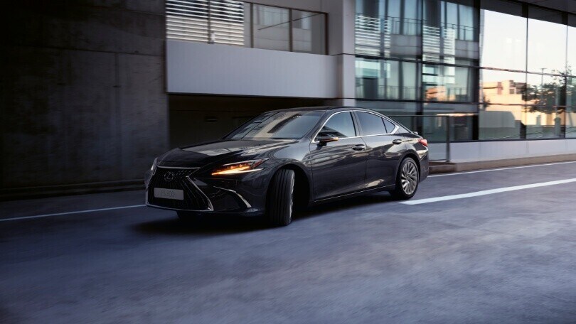 Lexus ES 2023, la gamma rinnova la connettività